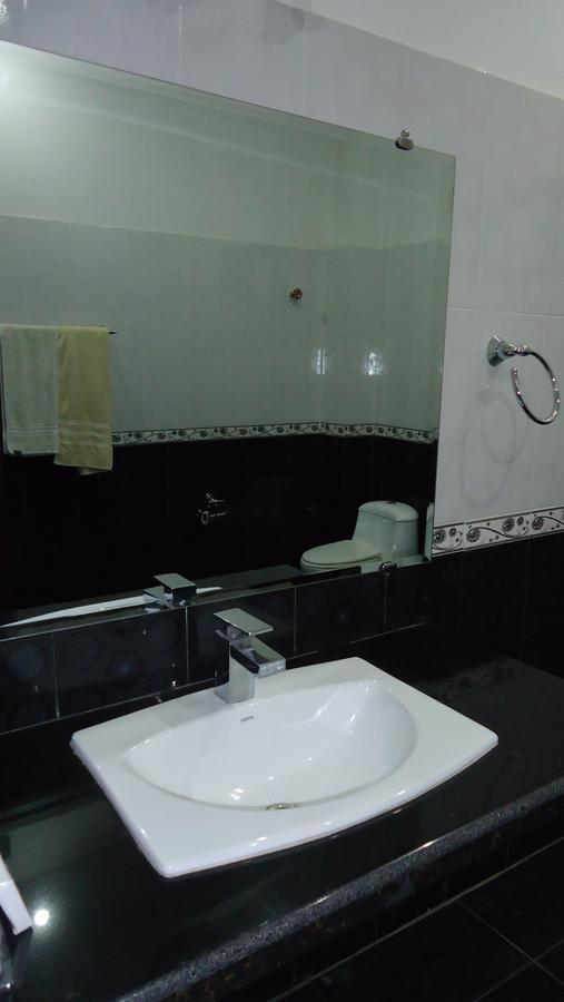 Midway Hotel & Restaurant Sadiqabad 外观 照片