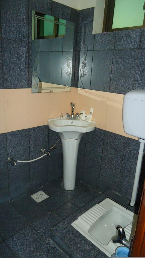 Midway Hotel & Restaurant Sadiqabad 外观 照片
