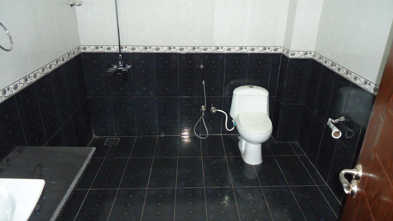 Midway Hotel & Restaurant Sadiqabad 外观 照片