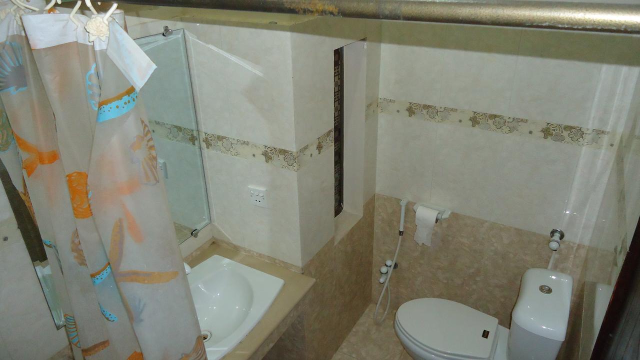 Midway Hotel & Restaurant Sadiqabad 外观 照片