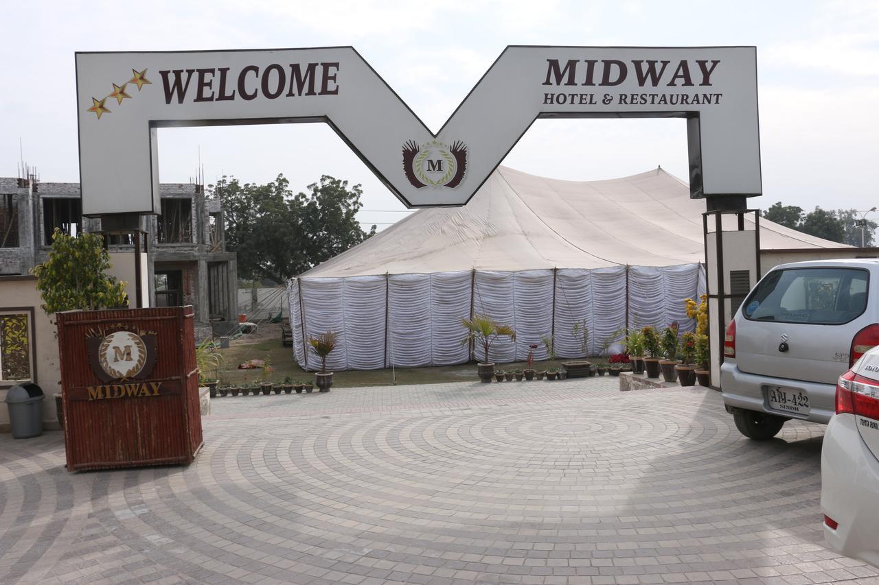 Midway Hotel & Restaurant Sadiqabad 外观 照片